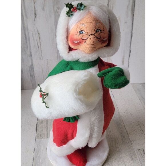 Annalee Mrs Claus 17" AS IS white muff hand warmer Xmas figure - Picture 2 of 15